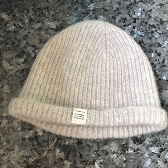 FREE Frank & Oak hat with purchase - Picture 3 of 4